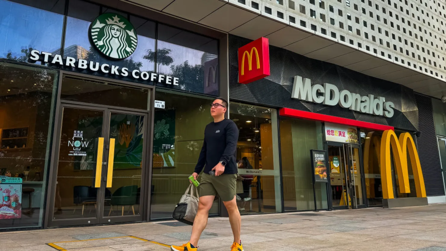 Restaurants Are Rebounding, But Starbucks and McDonald’s Face Steep Challenges