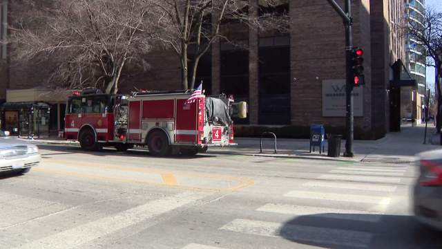 Woman suffers smoke inhalation in apartment building fire on Chicago's Near North Side