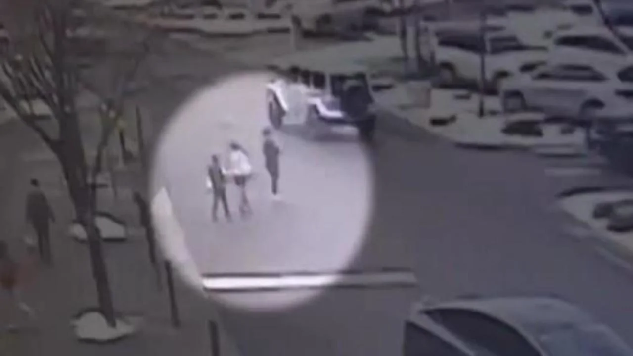 Colorado sheriff's deputies stop stolen car before collision with pedestrians