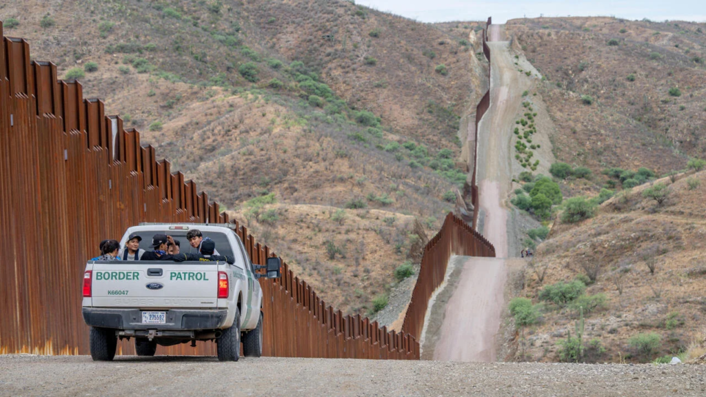 Arizona governor signs order to fight Mexican cartels, drug trafficking at border