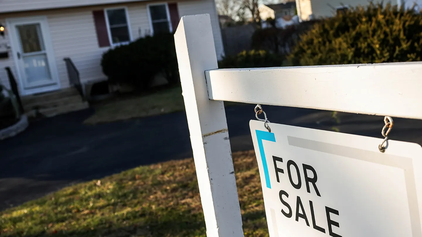 Mortgage rates fall to lowest level in over 2 months