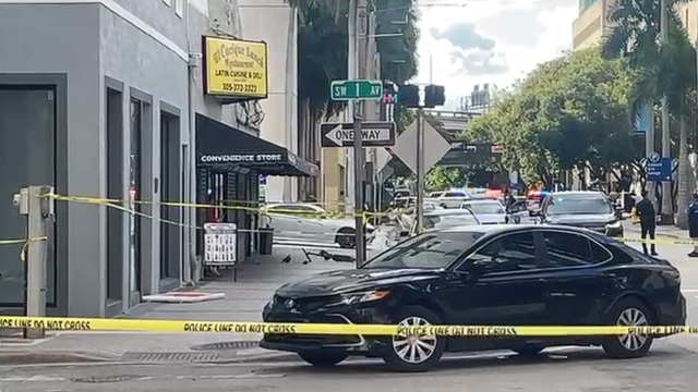 Man fatally stabbed outside downtown Miami restaurant; suspect at large