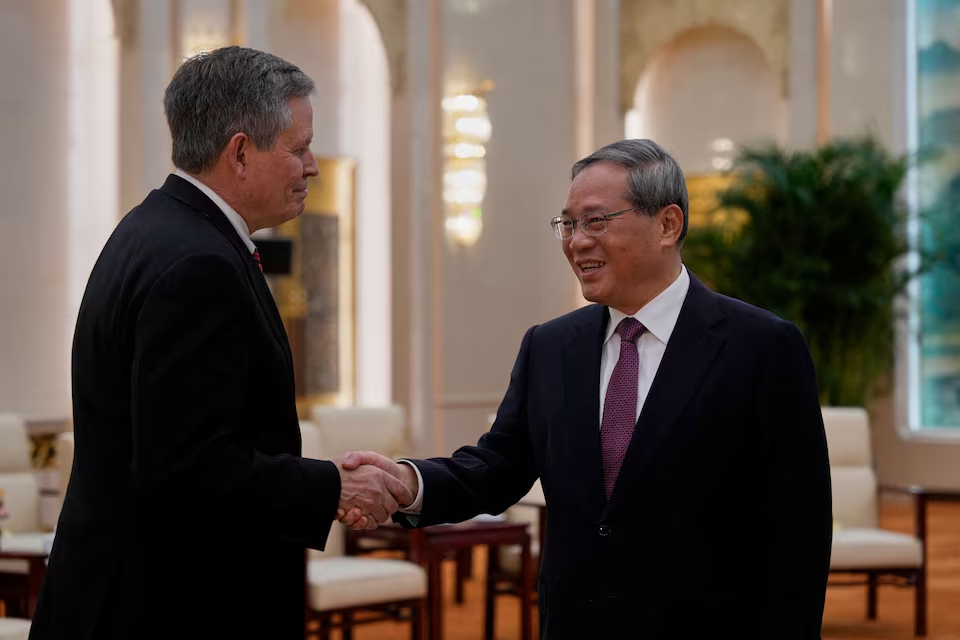Pro-Trump senator meets Chinese Premier Li with U.S. executives
