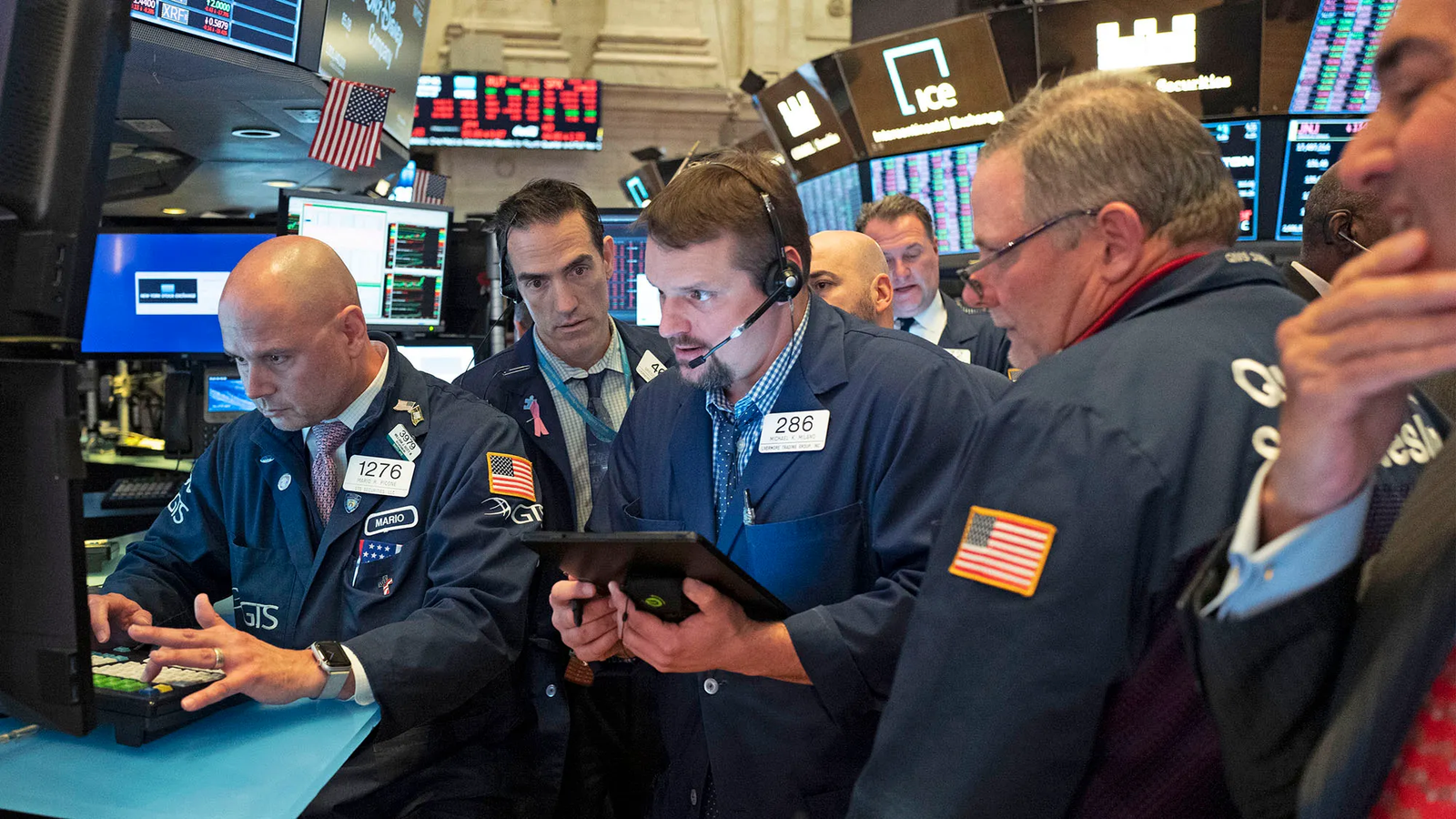 Dow drops 400 points to start new quarter as traders brace for Trump’s tariff rollout