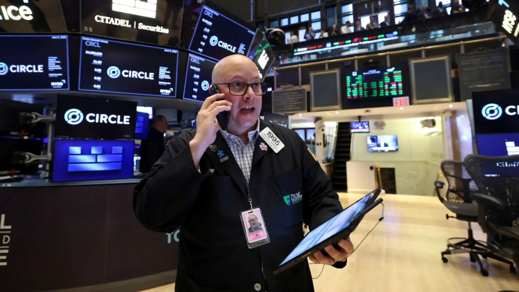 Dow Jones rallies 300 points on strong jobs report, S&P 500 tops 6,000