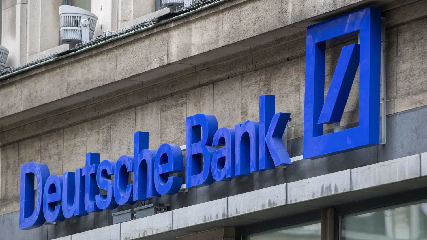 Deutsche Bank shares gain 9% after second-quarter profit beat