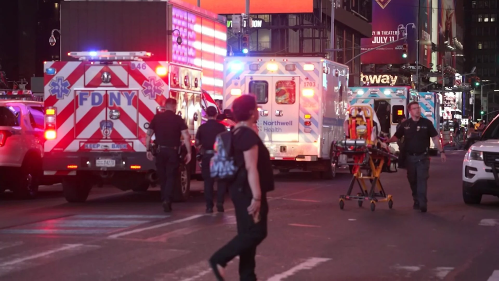 3 hurt in Times Square shooting, suspect in custody, NYPD says