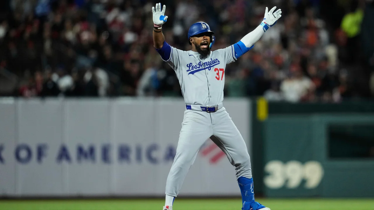 Ohtani hits his 49th homer, Dodgers beat Giants 13-7