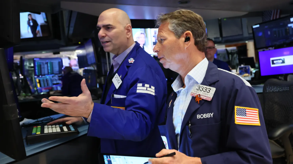24 stocks in the S&P 500 trade at new 52-week highs