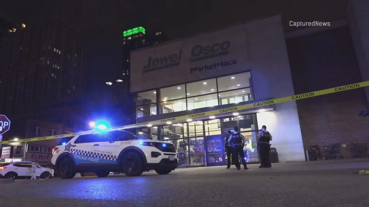 Security guard charged in South Loop Jewel-Osco shooting that injured teen