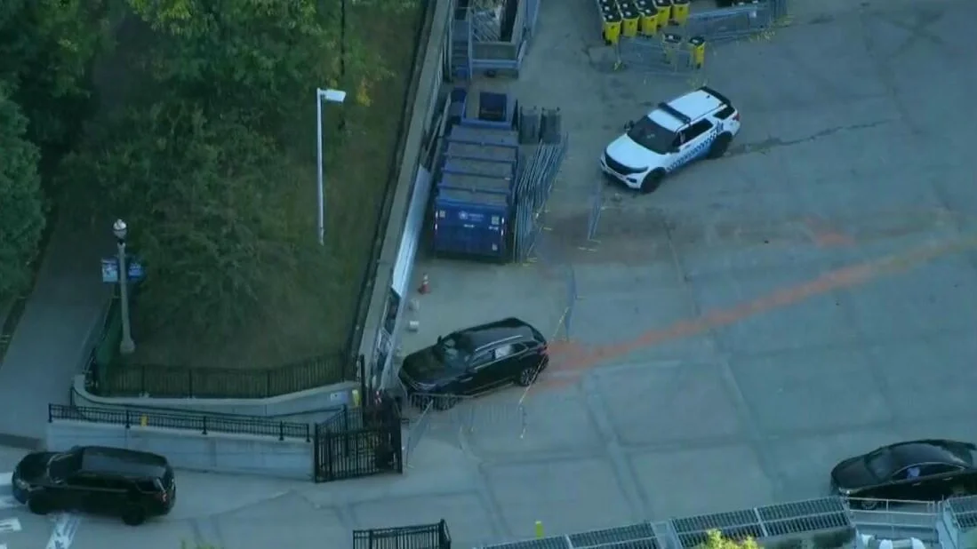 Car crashes into loading dock at Soldier Field