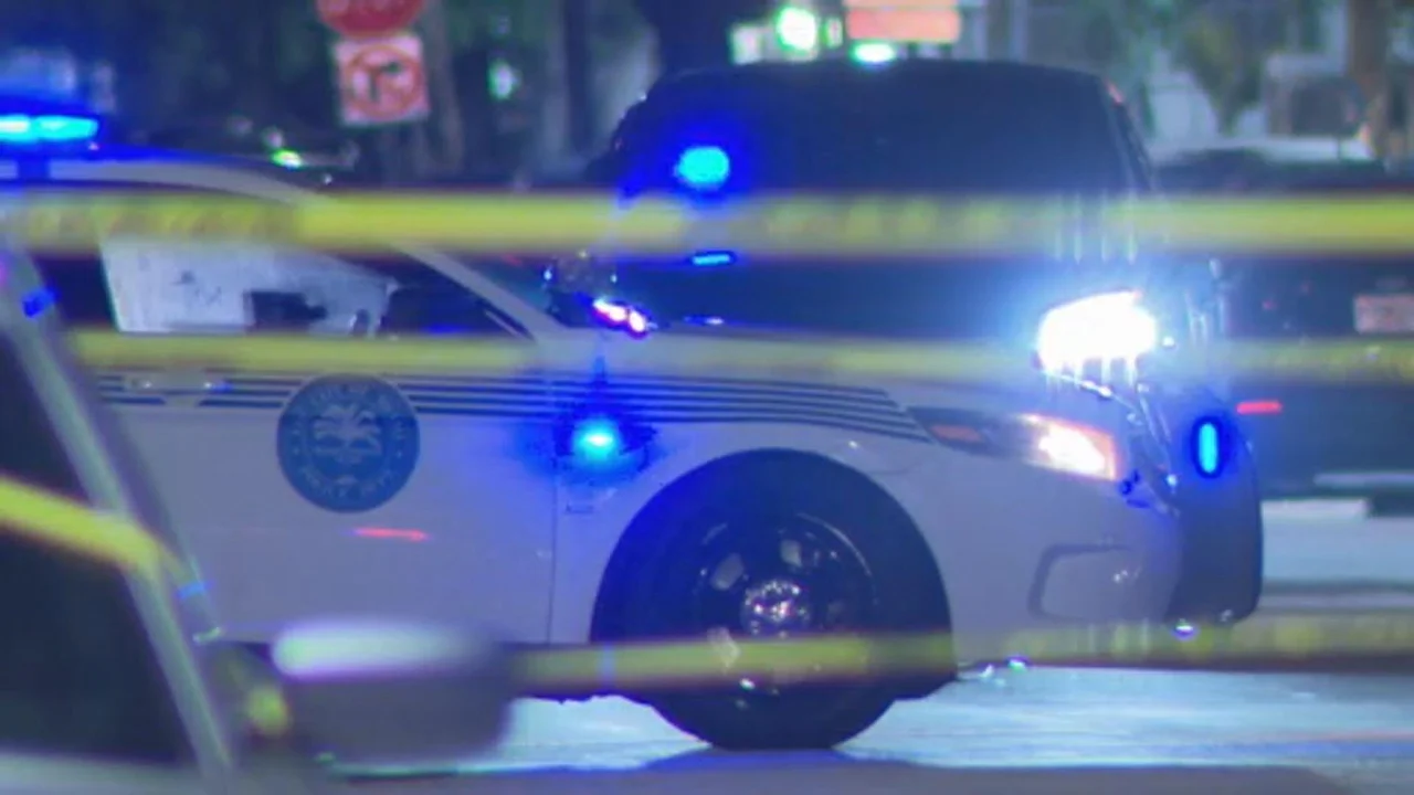 17-year-old girl found shot in the shoulder, Miami Police say