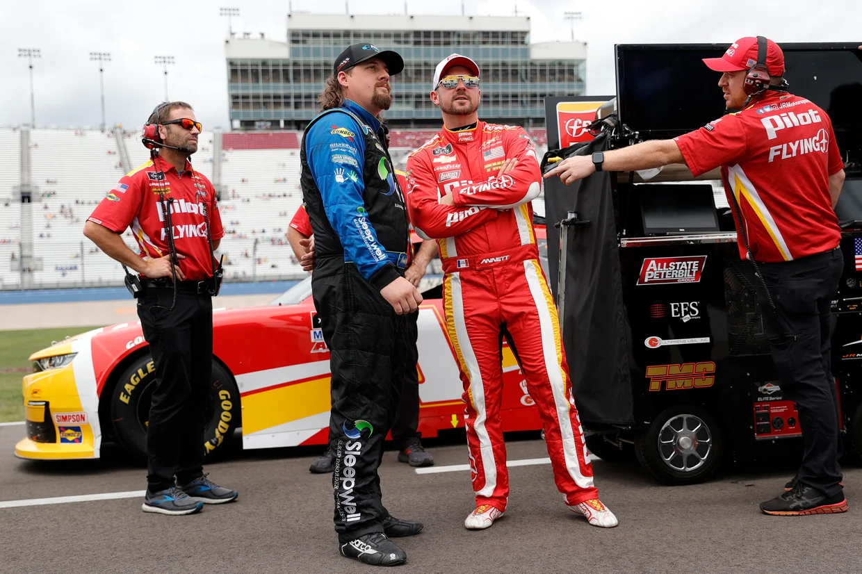 Michael Annett, former NASCAR racing star, dies at 39