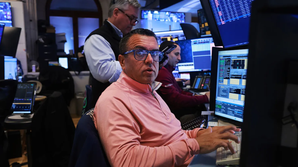 Dow closes down nearly 300 points as oil prices climb on Iran war