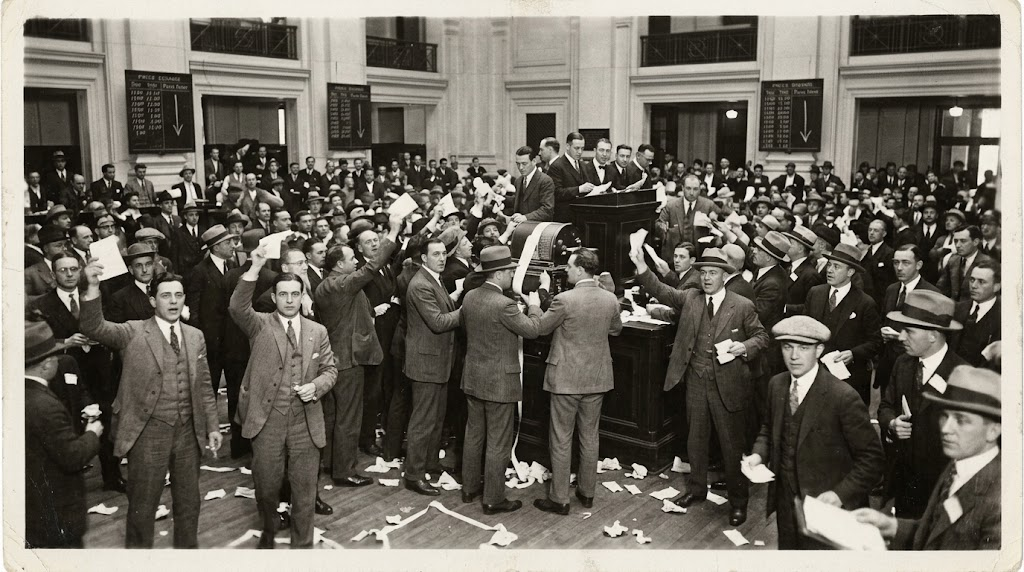 Vintage black-and-white photo of a chaotic stock exchange trading floor
